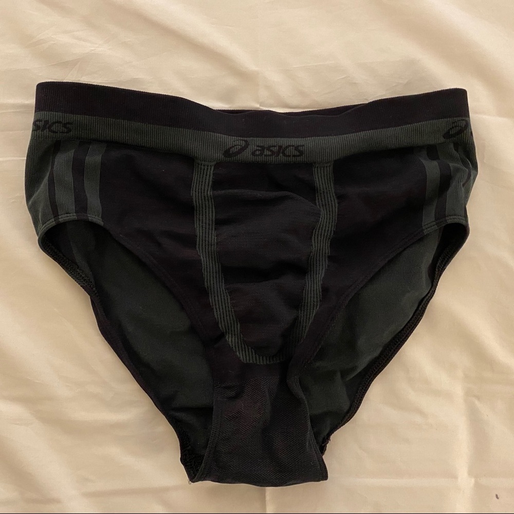 Asics running briefs M/L